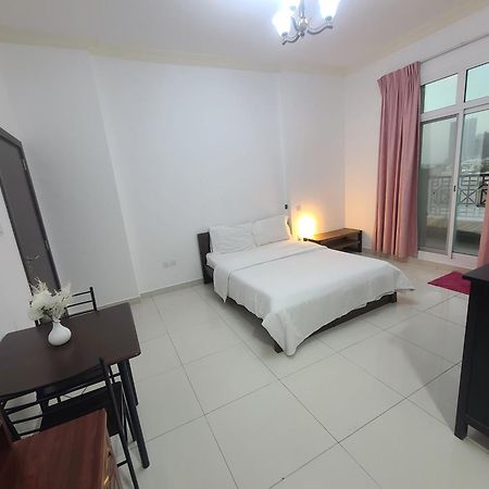 Cozy Rooms And Small Partitions For Men Guests In ดูไบ ภายนอก รูปภาพ