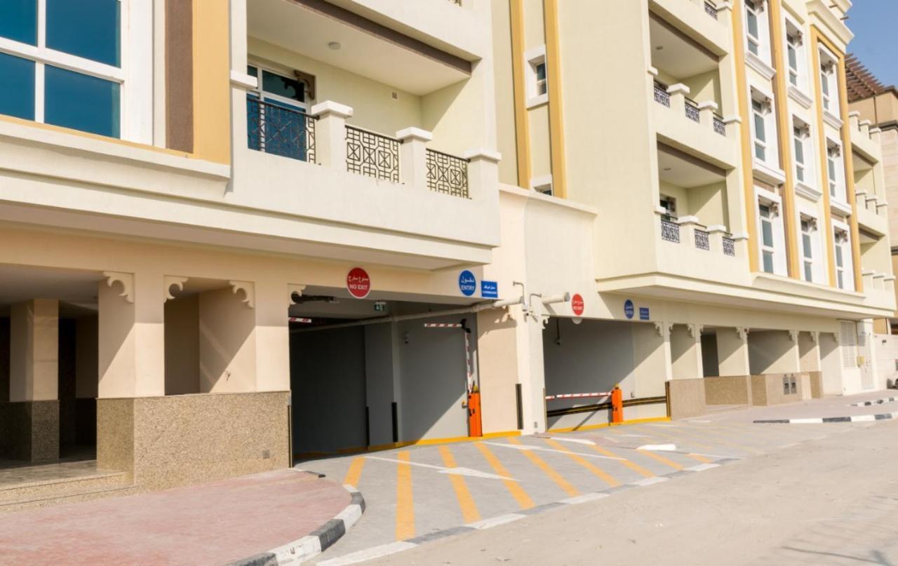 Cozy Rooms And Small Partitions For Men Guests In ดูไบ ภายนอก รูปภาพ