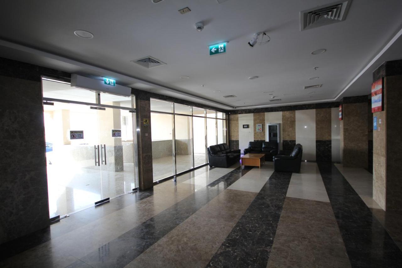 Cozy Rooms And Small Partitions For Men Guests In ดูไบ ภายนอก รูปภาพ