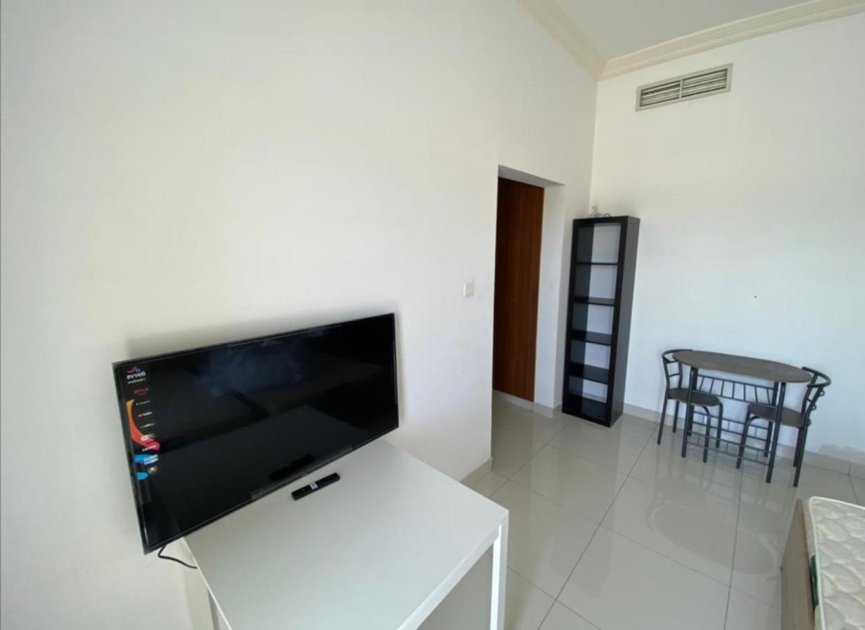 Cozy Rooms And Small Partitions For Men Guests In ดูไบ ภายนอก รูปภาพ