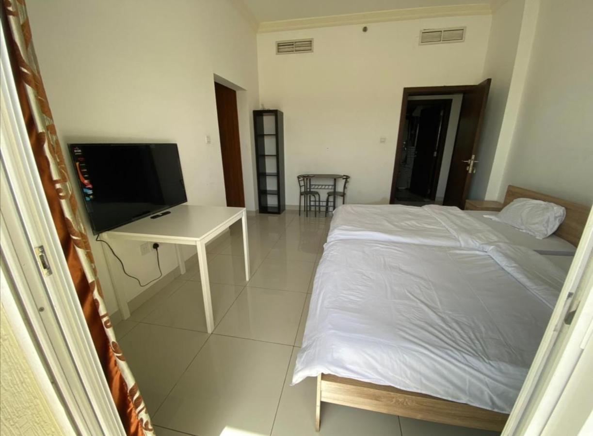 Cozy Rooms And Small Partitions For Men Guests In ดูไบ ภายนอก รูปภาพ