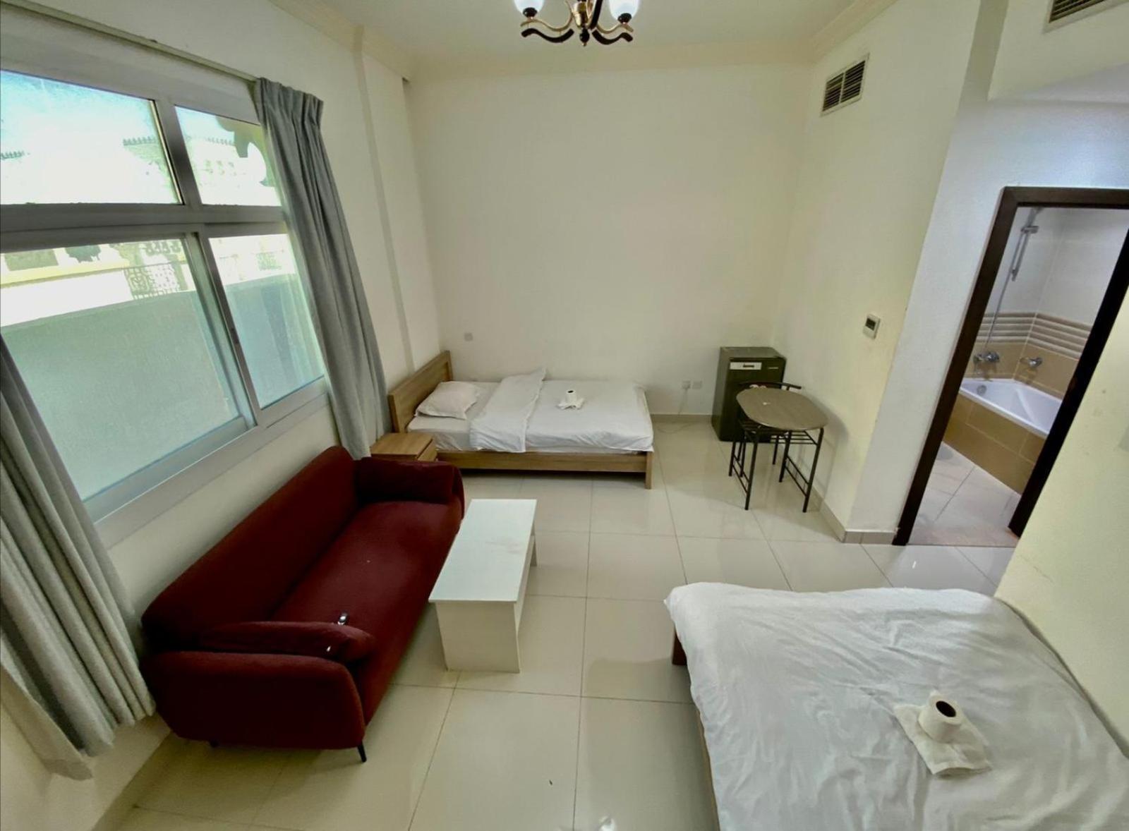 Cozy Rooms And Small Partitions For Men Guests In ดูไบ ภายนอก รูปภาพ