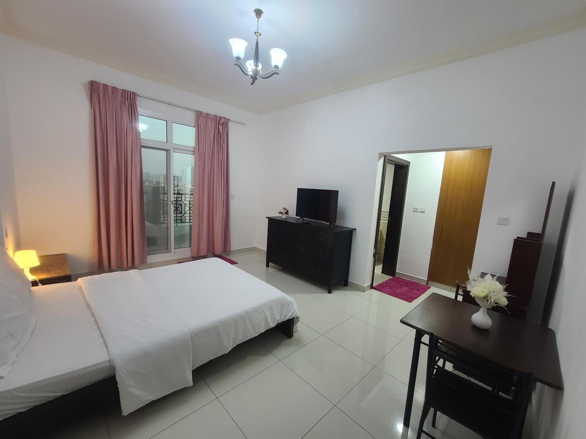 Cozy Rooms And Small Partitions For Men Guests In ดูไบ ภายนอก รูปภาพ
